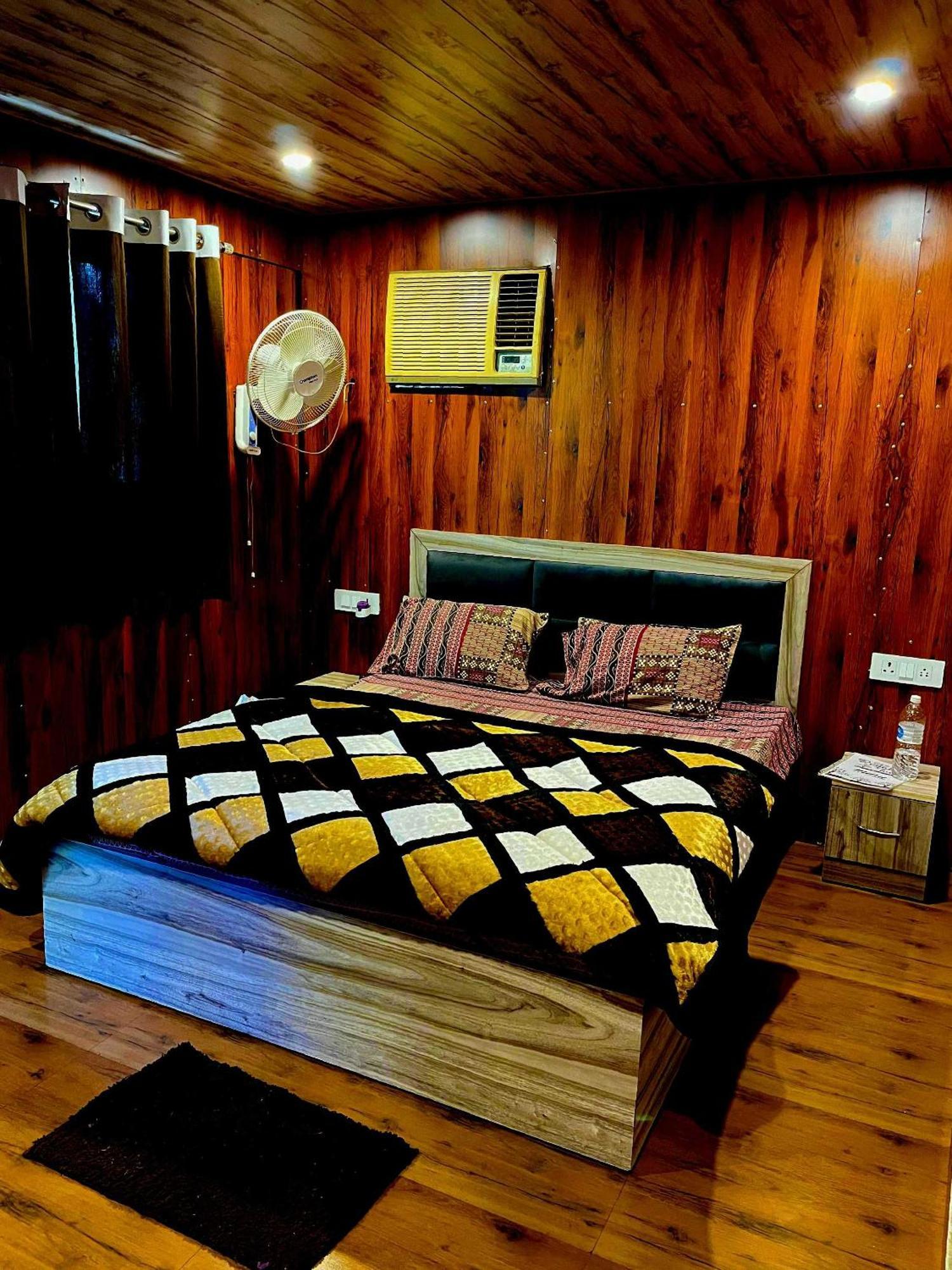 Hotel O Royal Tree Cafe And Resort Dehradun Esterno foto